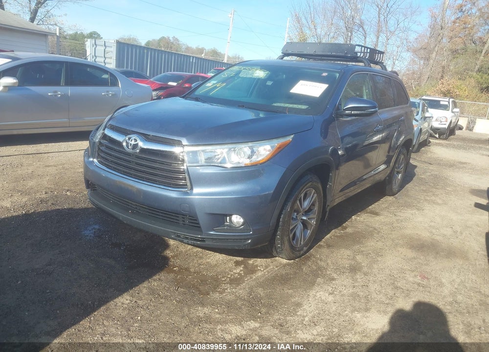 2015 TOYOTA HIGHLANDER LE PLUS V6 VIN: 5TDBKRFH0FS121640