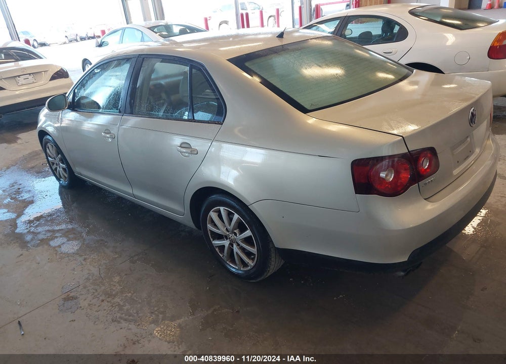 2010 VOLKSWAGEN JETTA LIMITED EDITION VIN: 3VWRZ7AJ5AM135581