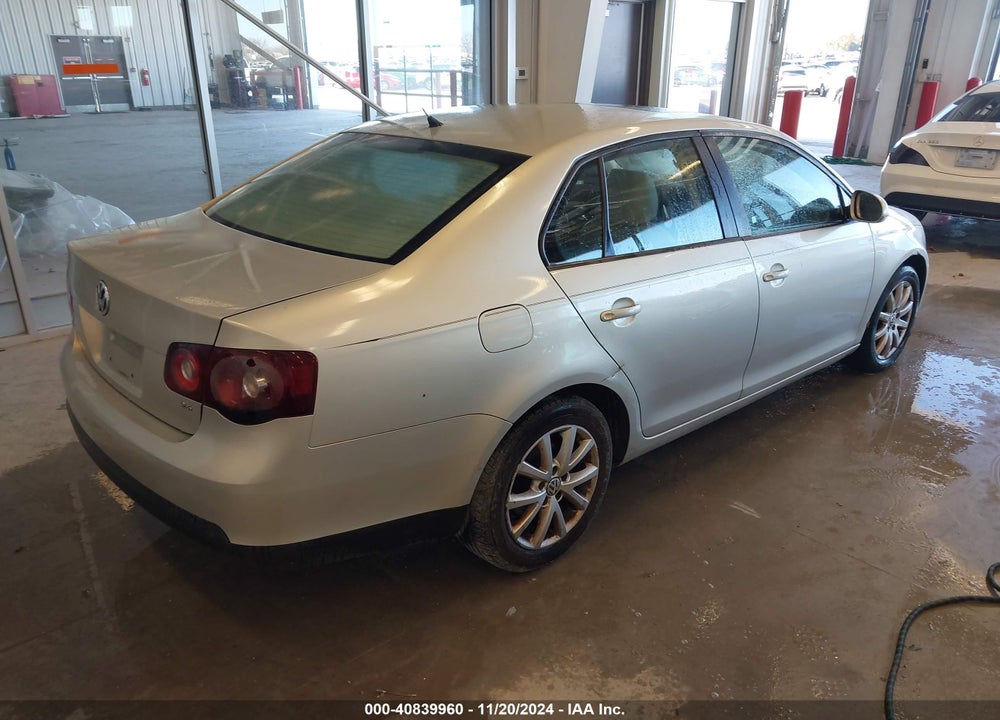 2010 VOLKSWAGEN JETTA LIMITED EDITION VIN: 3VWRZ7AJ5AM135581