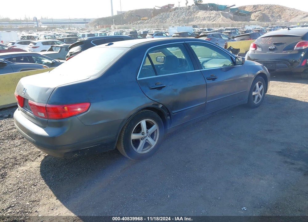 2005 HONDA ACCORD 2.4 EX VIN: 1HGCM568X5A034882