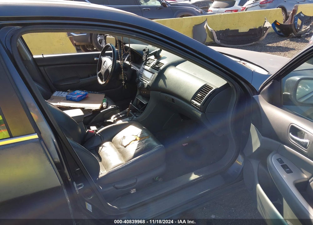 2005 HONDA ACCORD 2.4 EX VIN: 1HGCM568X5A034882