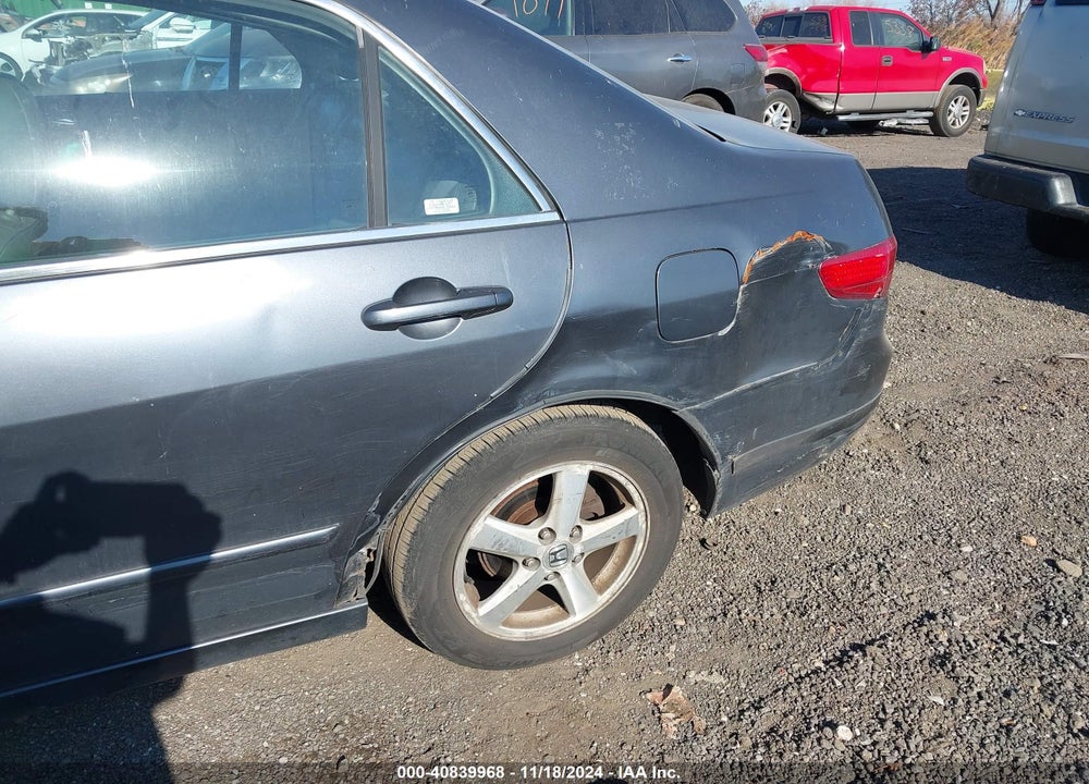 2005 HONDA ACCORD 2.4 EX VIN: 1HGCM568X5A034882