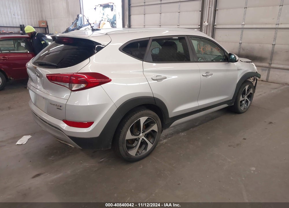 2017 HYUNDAI TUCSON SPORT VIN: KM8J3CA27HU582790