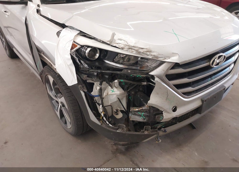 2017 HYUNDAI TUCSON SPORT VIN: KM8J3CA27HU582790
