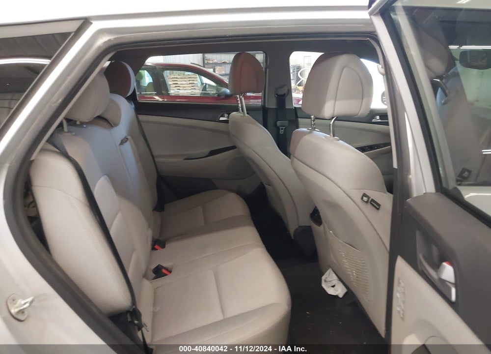 2017 HYUNDAI TUCSON SPORT VIN: KM8J3CA27HU582790