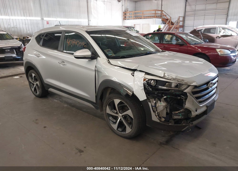 2017 HYUNDAI TUCSON SPORT VIN: KM8J3CA27HU582790