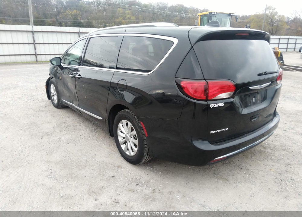 2019 CHRYSLER PACIFICA TOURING L VIN: 2C4RC1BG5KR650109