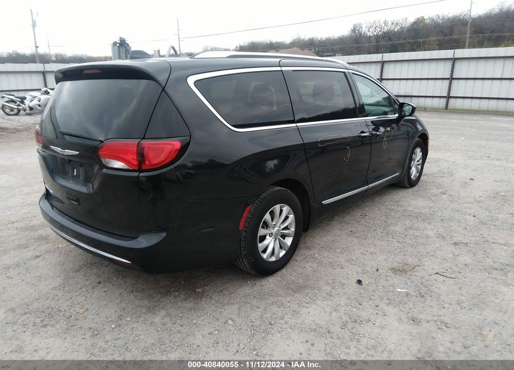 2019 CHRYSLER PACIFICA TOURING L VIN: 2C4RC1BG5KR650109