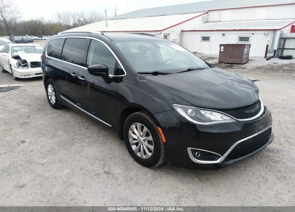 2019 CHRYSLER PACIFICA TOURING L VIN: 2C4RC1BG5KR650109
