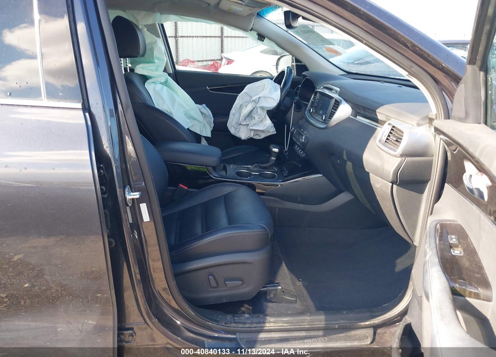 2019 KIA SORENTO 3.3L EX VIN: 5XYPH4A58KG494601