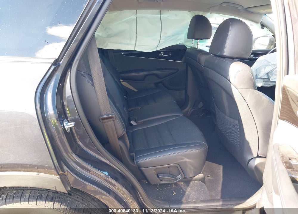 2019 KIA SORENTO 3.3L EX VIN: 5XYPH4A58KG494601