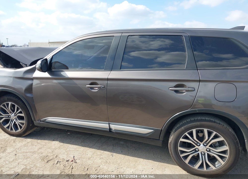 2018 MITSUBISHI OUTLANDER SE VIN: JA4AD3A39JZ009452