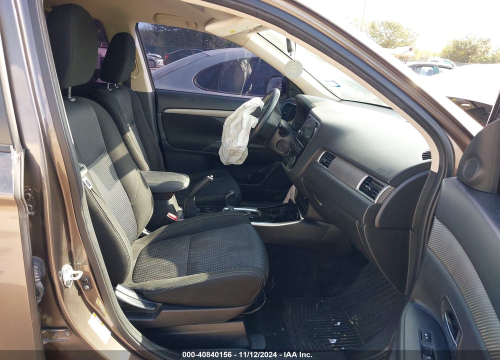 2018 MITSUBISHI OUTLANDER SE VIN: JA4AD3A39JZ009452