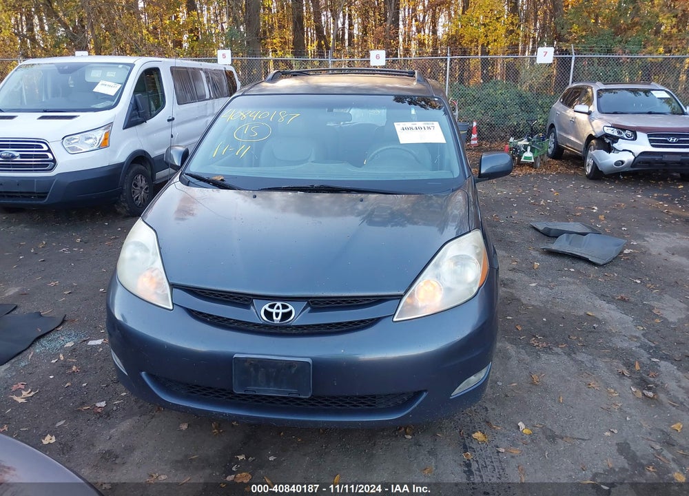 2008 TOYOTA SIENNA XLE VIN: 5TDZK22C28S104986