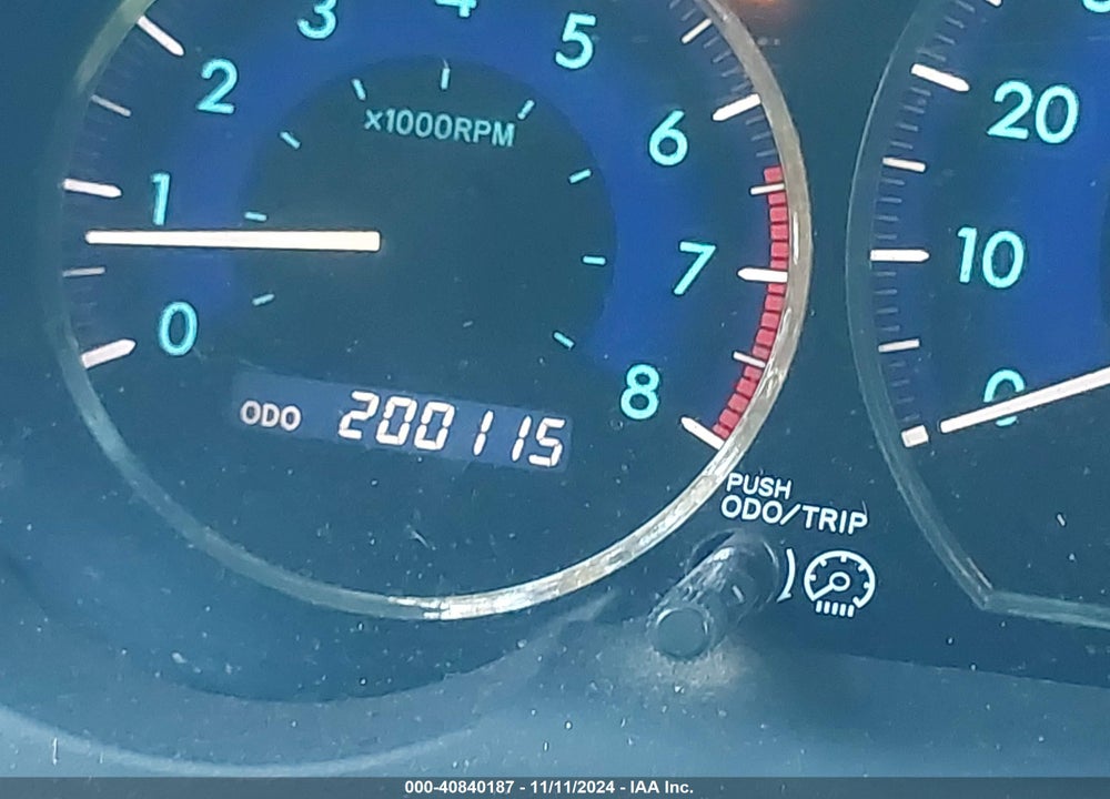 2008 TOYOTA SIENNA XLE VIN: 5TDZK22C28S104986