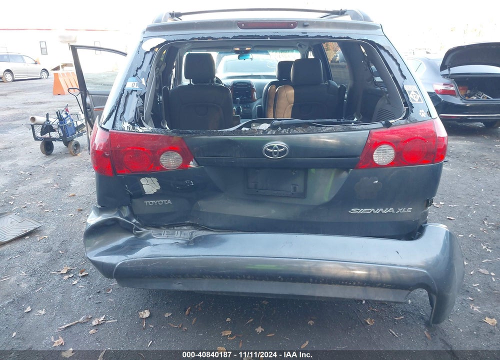 2008 TOYOTA SIENNA XLE VIN: 5TDZK22C28S104986