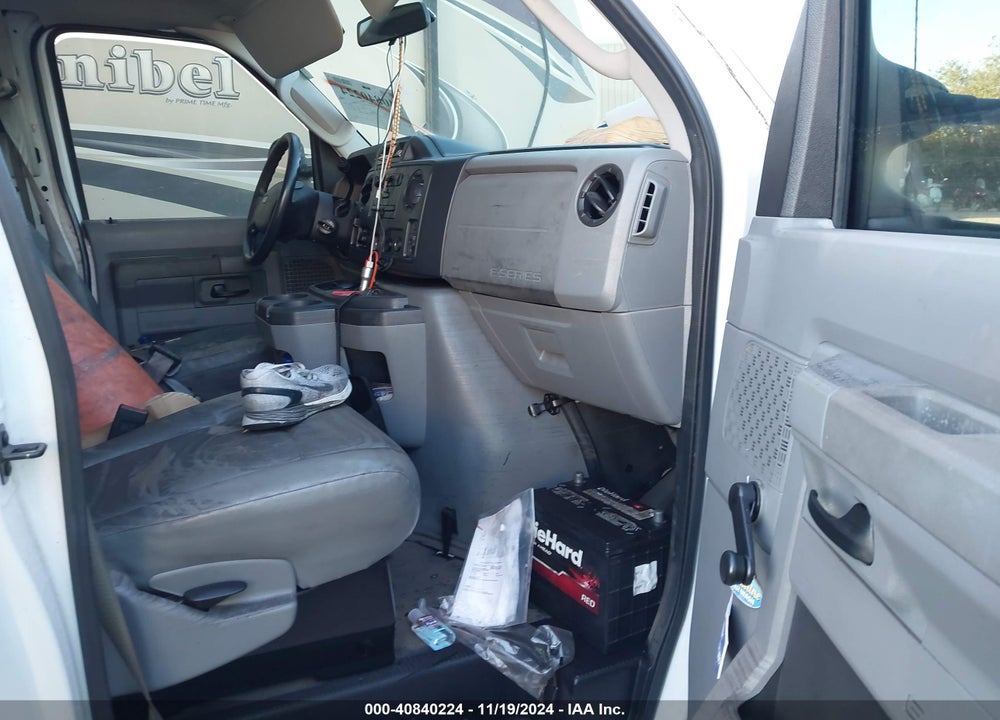 2011 FORD E-350 CUTAWAY VIN: 1FDWE3FL9BDB05142
