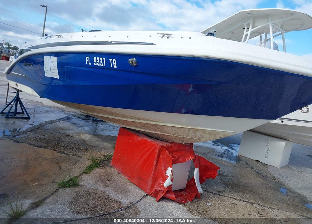 2022 HURRICANE BOAT VIN: GDY62588H122