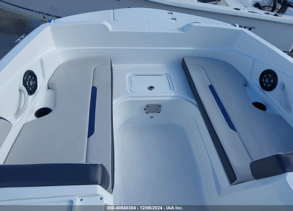 2022 HURRICANE BOAT VIN: GDY62588H122
