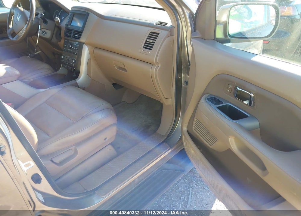 2008 HONDA PILOT EX-L VIN: 5FNYF18798B050207