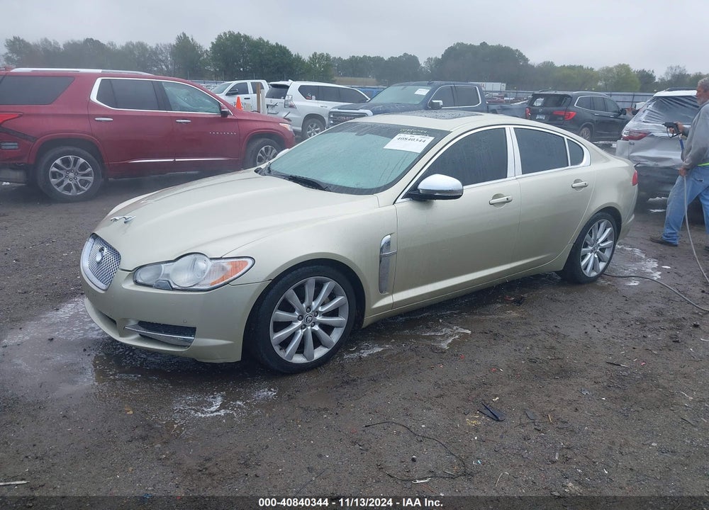 2010 JAGUAR XF PREMIUM VIN: SAJWA0GB2ALR52465