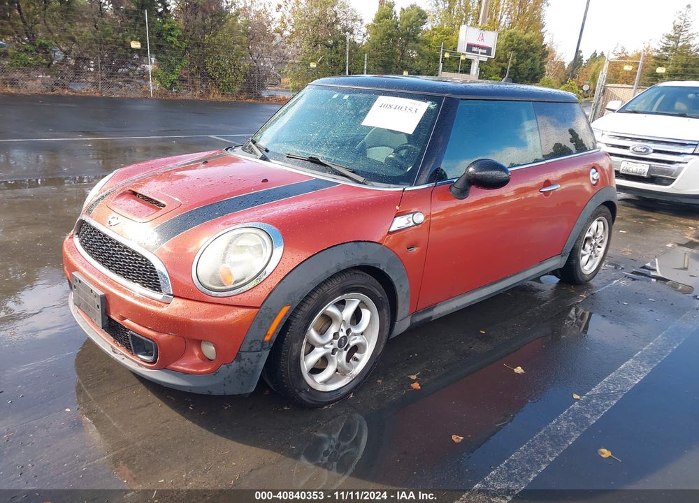 2011 MINI COOPER S VIN: WMWSV3C5XBTY12049
