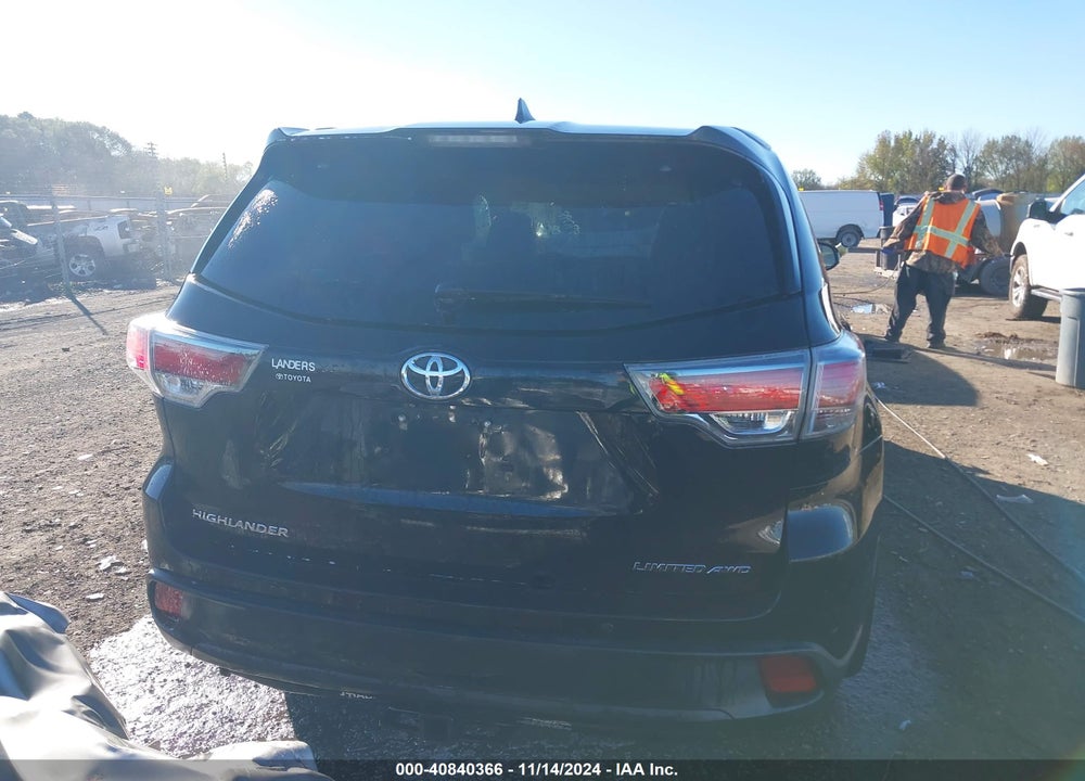 2015 TOYOTA HIGHLANDER LIMITED PLATINUM V6 VIN: 5TDDKRFHXFS104272