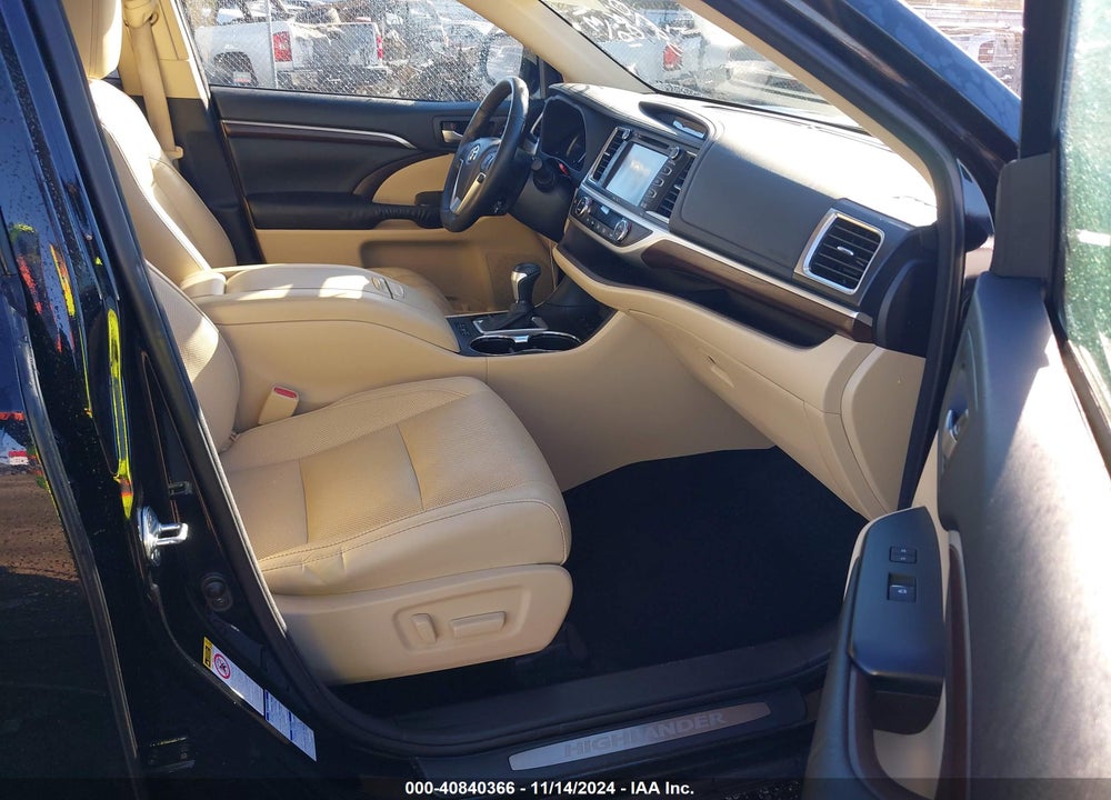 2015 TOYOTA HIGHLANDER LIMITED PLATINUM V6 VIN: 5TDDKRFHXFS104272