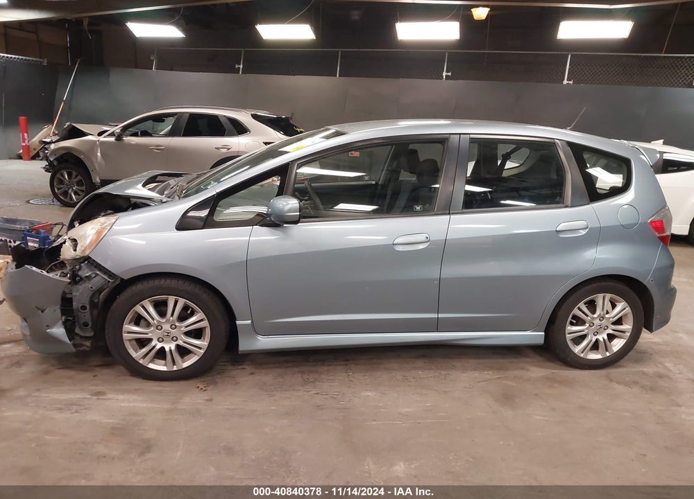 2011 HONDA FIT SPORT VIN: JHMGE8H51BC003293