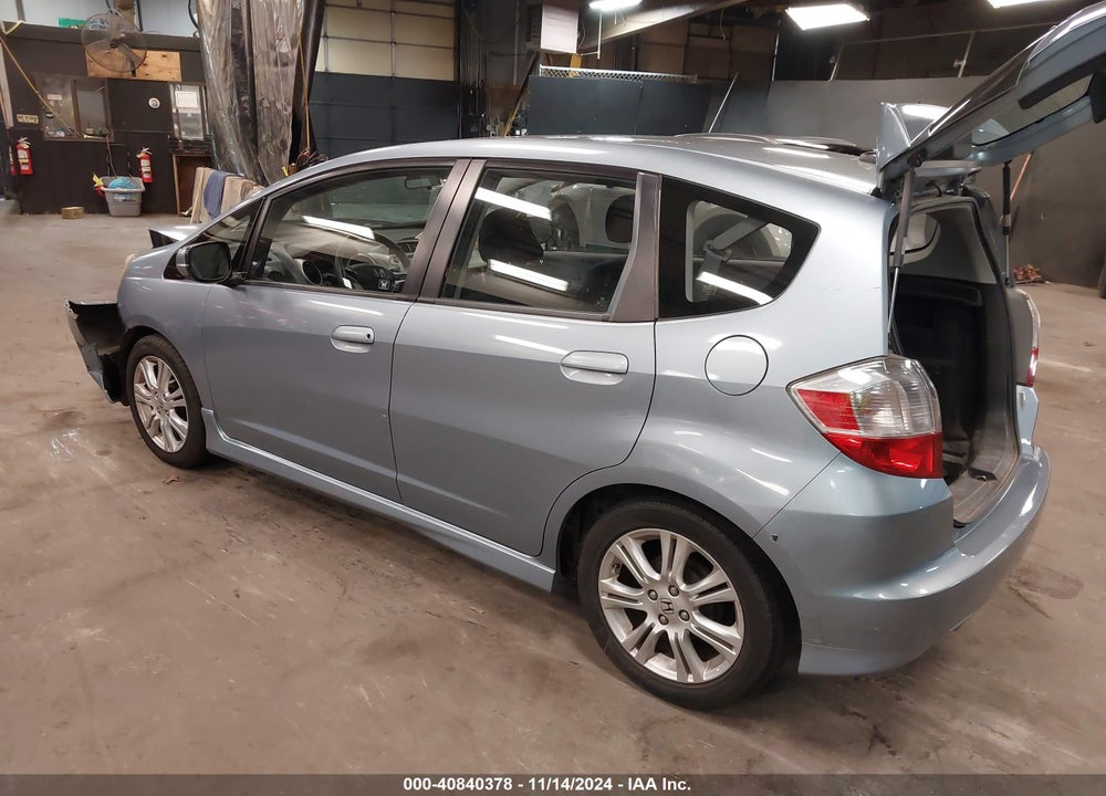 2011 HONDA FIT SPORT VIN: JHMGE8H51BC003293