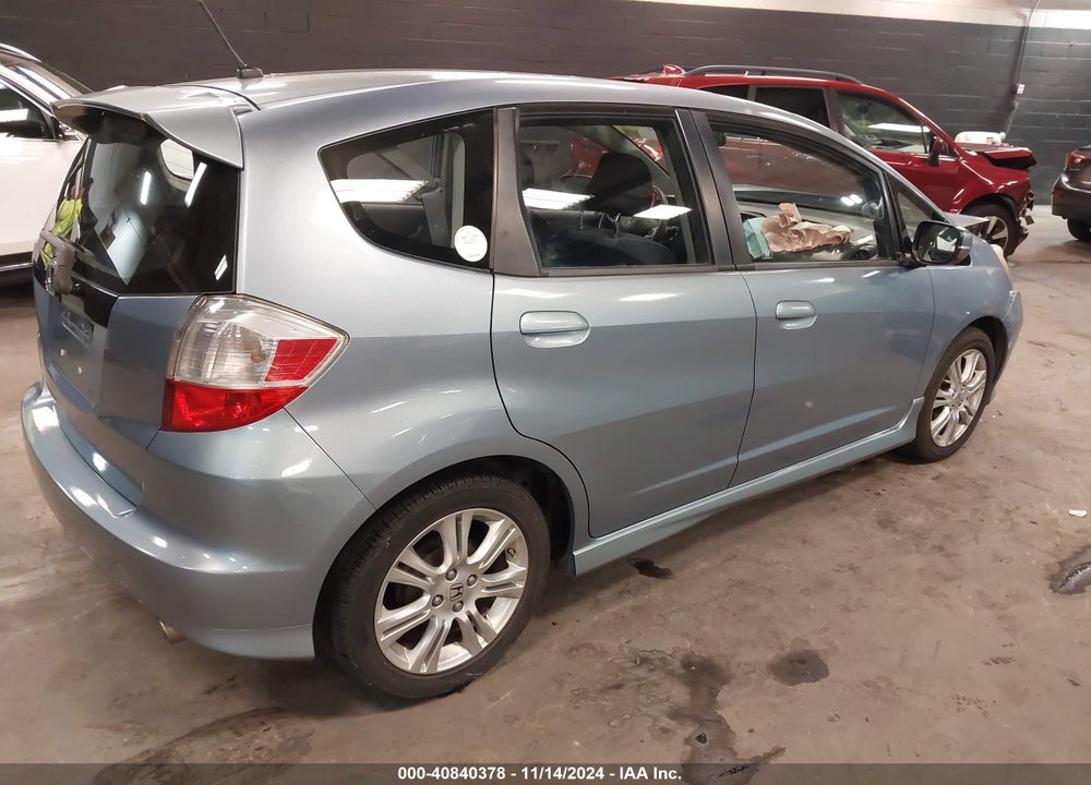 2011 HONDA FIT SPORT VIN: JHMGE8H51BC003293