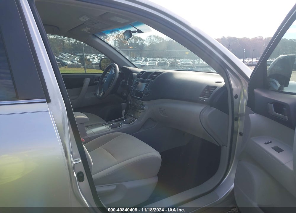 2013 TOYOTA HIGHLANDER BASE PLUS V6 VIN: 5TDZK3EH4DS110473