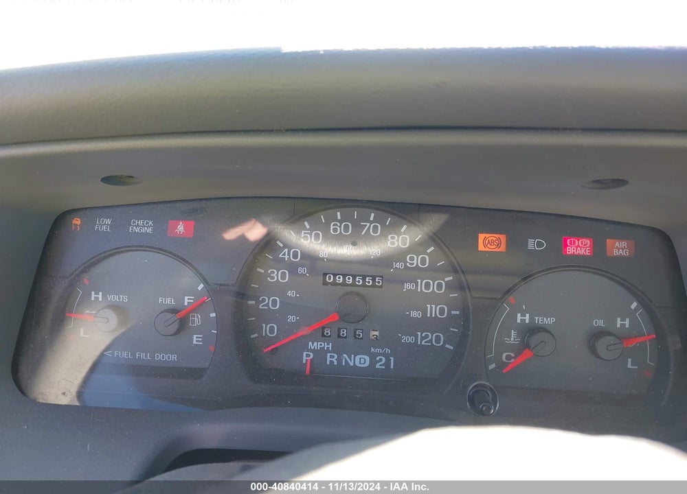 2005 MERCURY GRAND MARQUIS VIN: 2MEFM74W85X611570