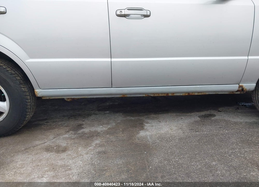 2008 KIA SORENTO LX VIN: KNDJD735385818295