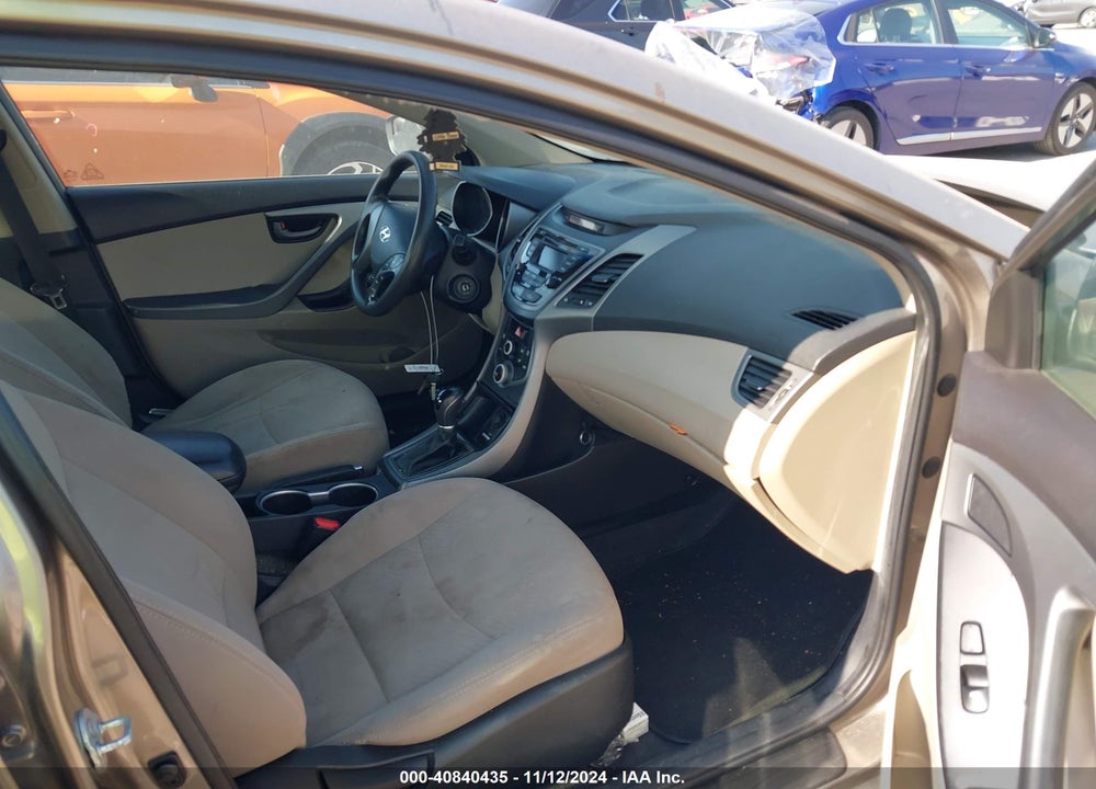2014 HYUNDAI ELANTRA SE VIN: 5NPDH4AE7EH477093