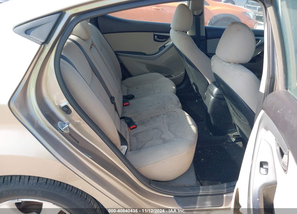 2014 HYUNDAI ELANTRA SE VIN: 5NPDH4AE7EH477093