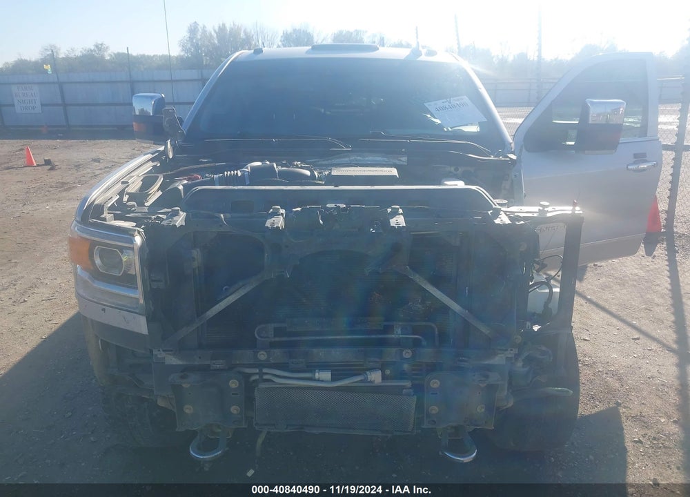 2018 GMC SIERRA 2500HD DENALI VIN: 1GT12UEY0JF194595