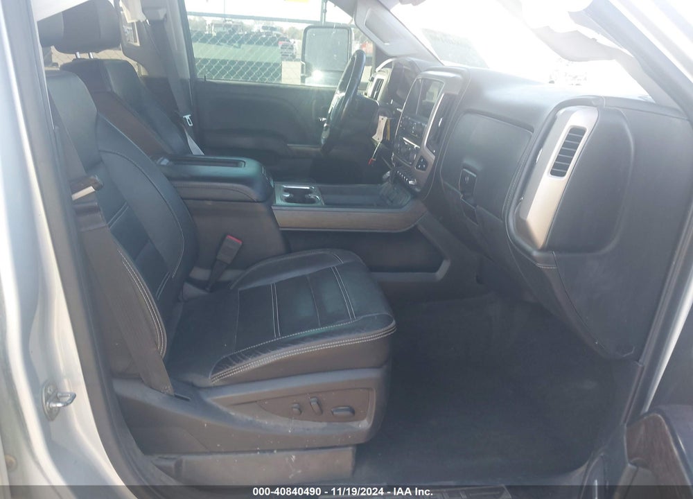 2018 GMC SIERRA 2500HD DENALI VIN: 1GT12UEY0JF194595