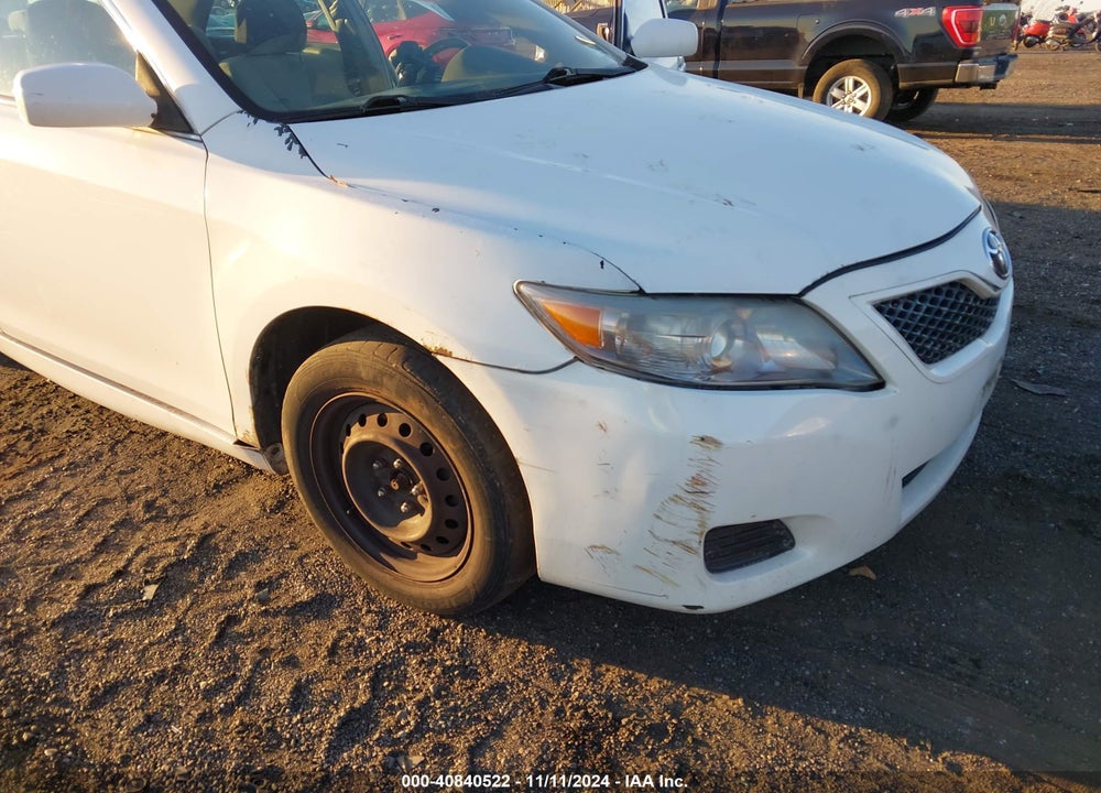 2011 TOYOTA CAMRY LE VIN: 4T1BF3EK5BU618800
