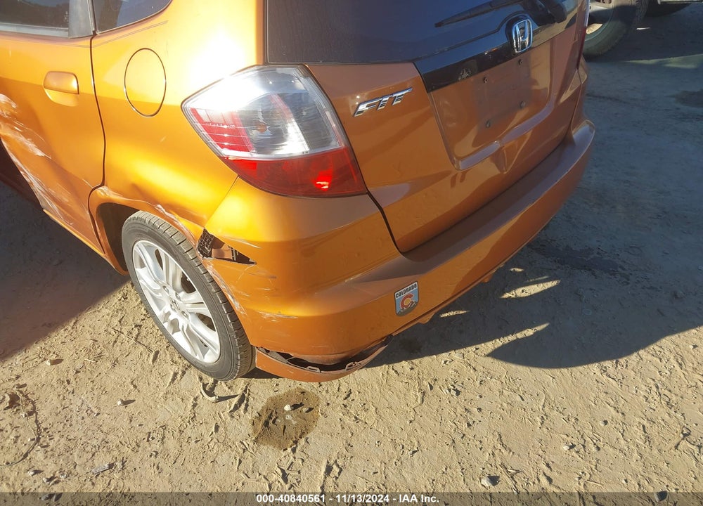 2011 HONDA FIT SPORT VIN: JHMGE8H58BS006553