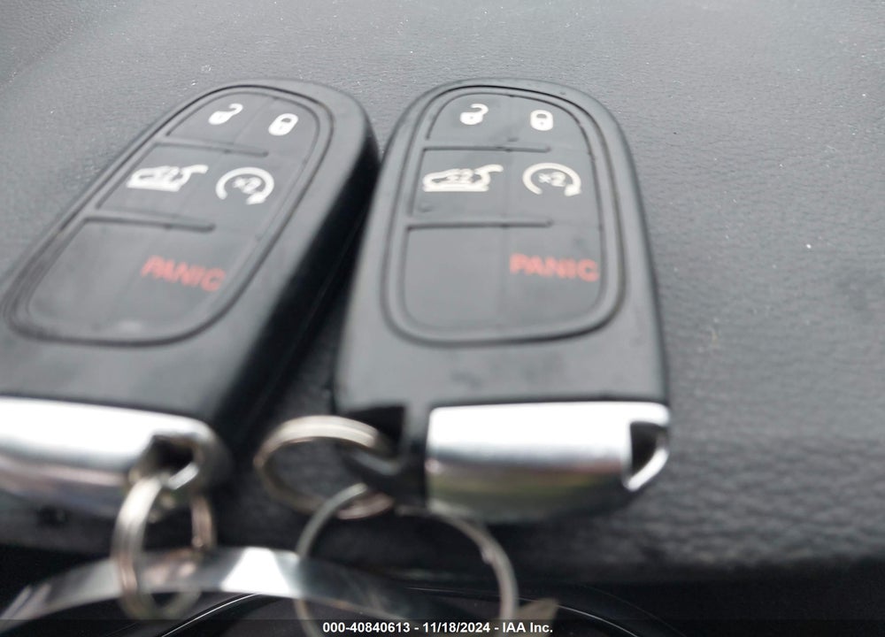 2019 JEEP CHEROKEE VIN: 1C4PJLLBXKD110558