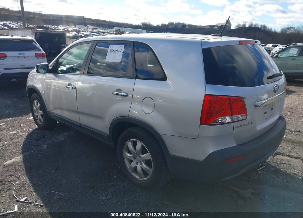 2011 KIA SORENTO LX VIN: 5XYKTCA16BG023756