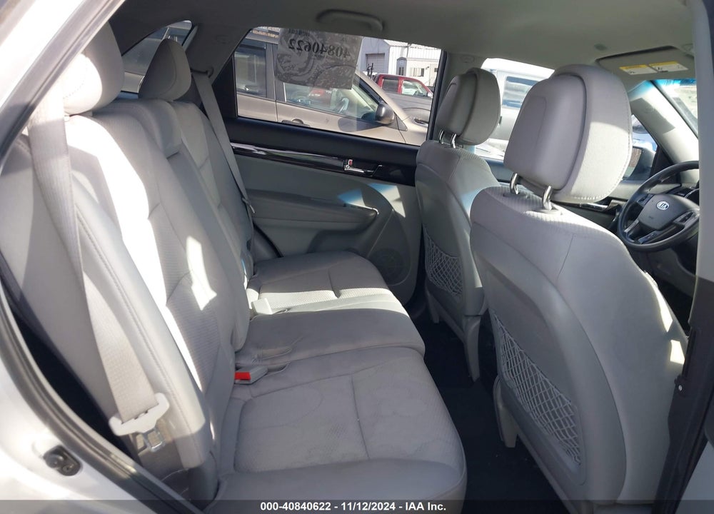 2011 KIA SORENTO LX VIN: 5XYKTCA16BG023756