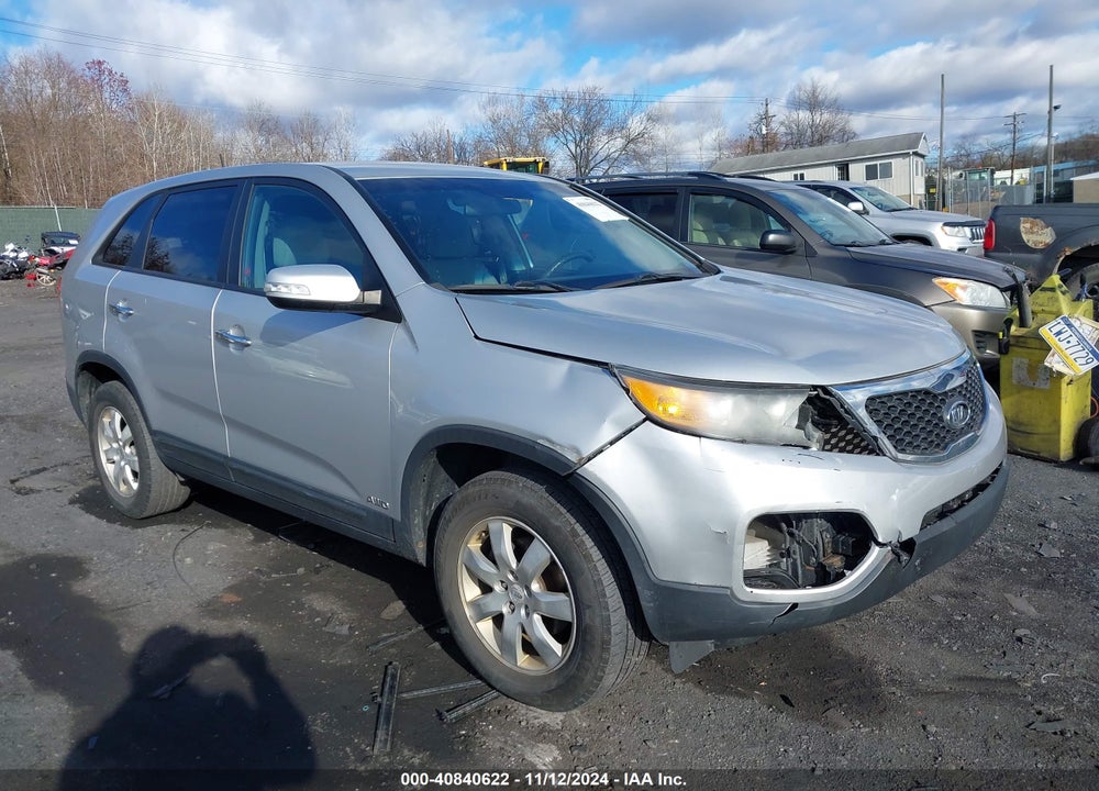 2011 KIA SORENTO LX VIN: 5XYKTCA16BG023756