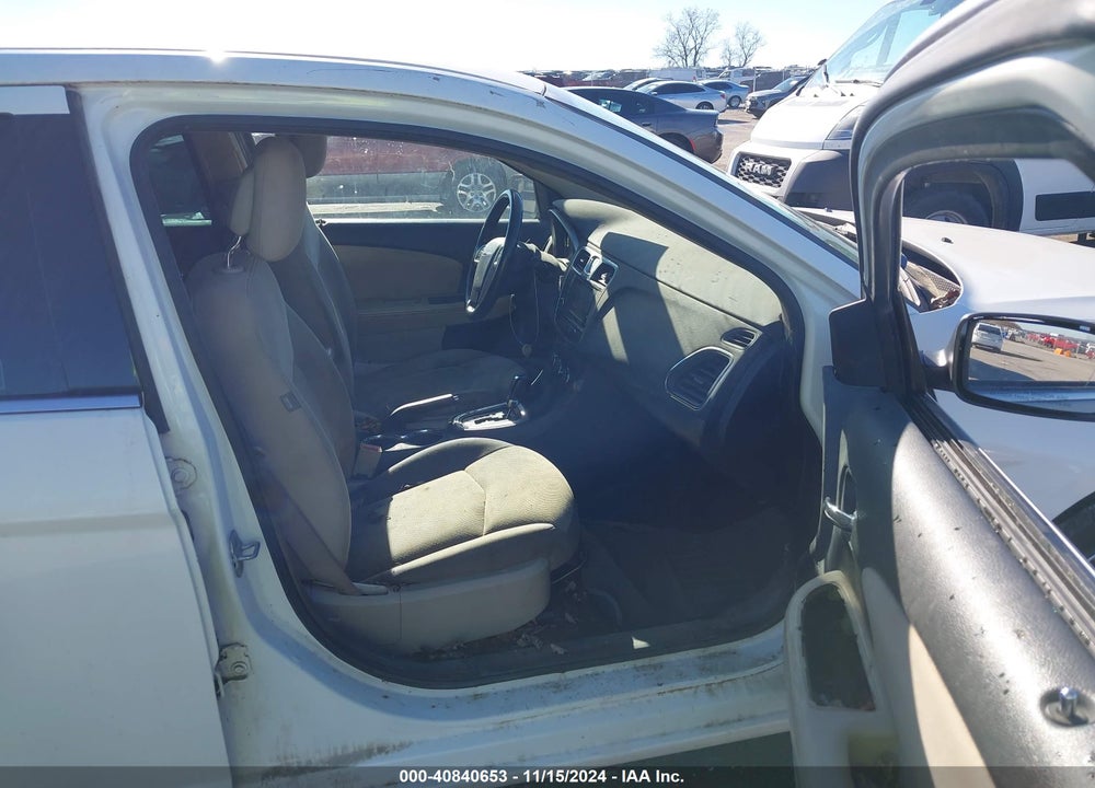 2011 CHRYSLER 200 TOURING VIN: 1C3BC1FB7BN522679