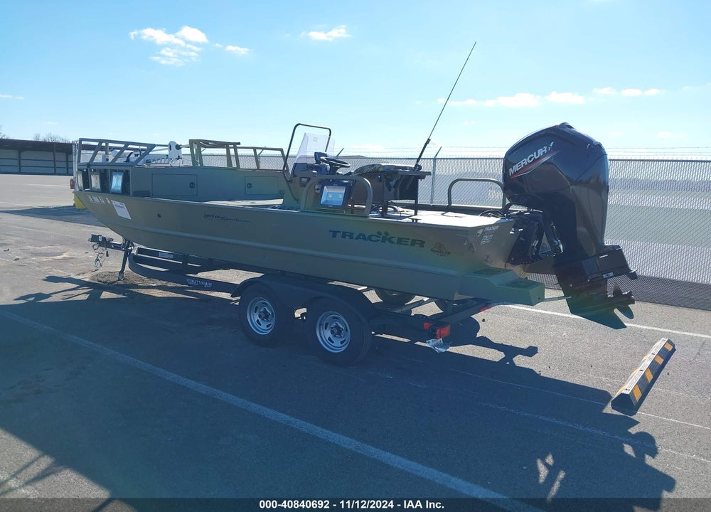 2022 TRACKER GRIZZLY VIN: BUJ50463J122