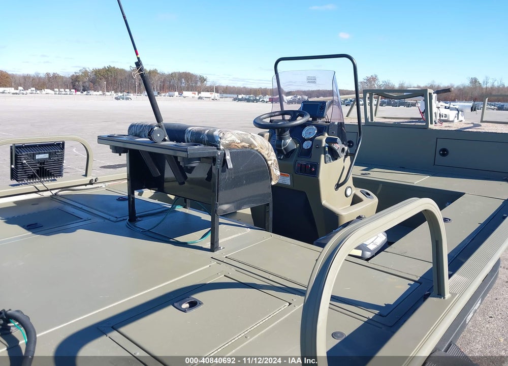 2022 TRACKER GRIZZLY VIN: BUJ50463J122