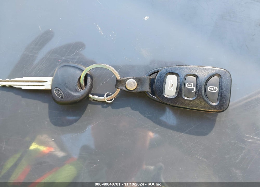 2009 KIA SPECTRA EX VIN: KNAFE221095633771
