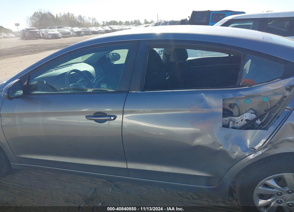 2018 HYUNDAI ELANTRA SE VIN: KMHD74LF5JU523671