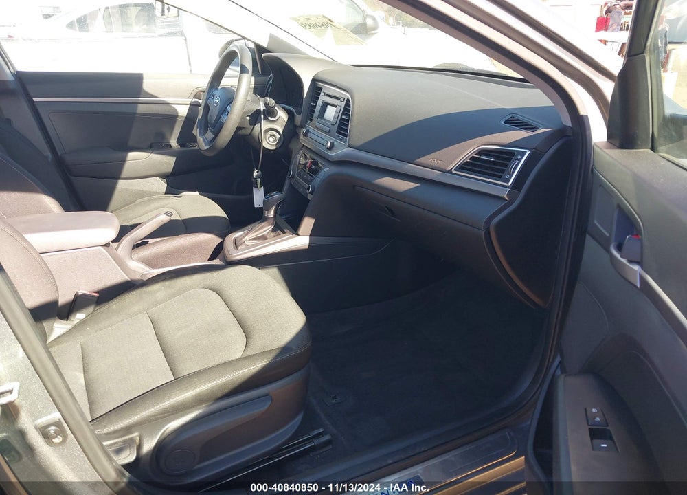 2018 HYUNDAI ELANTRA SE VIN: KMHD74LF5JU523671